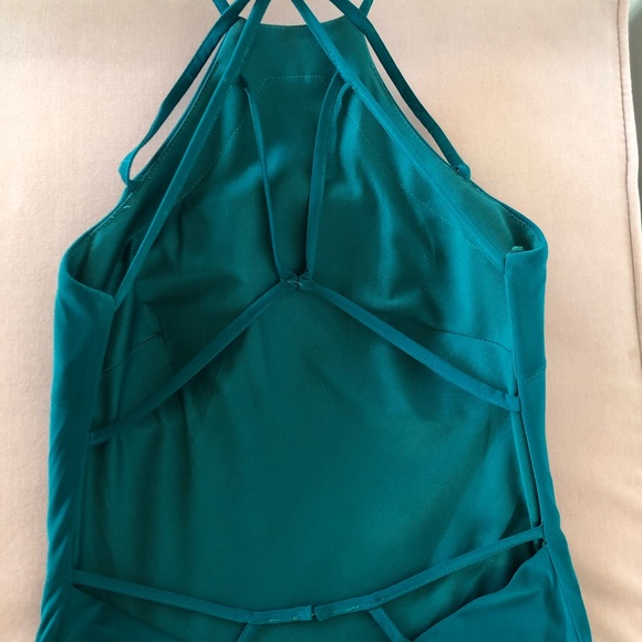 Beautiful emerald green evening gown - Picture 3 of 6